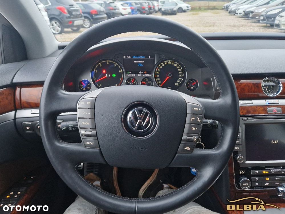 Volkswagen Phaeton - 7