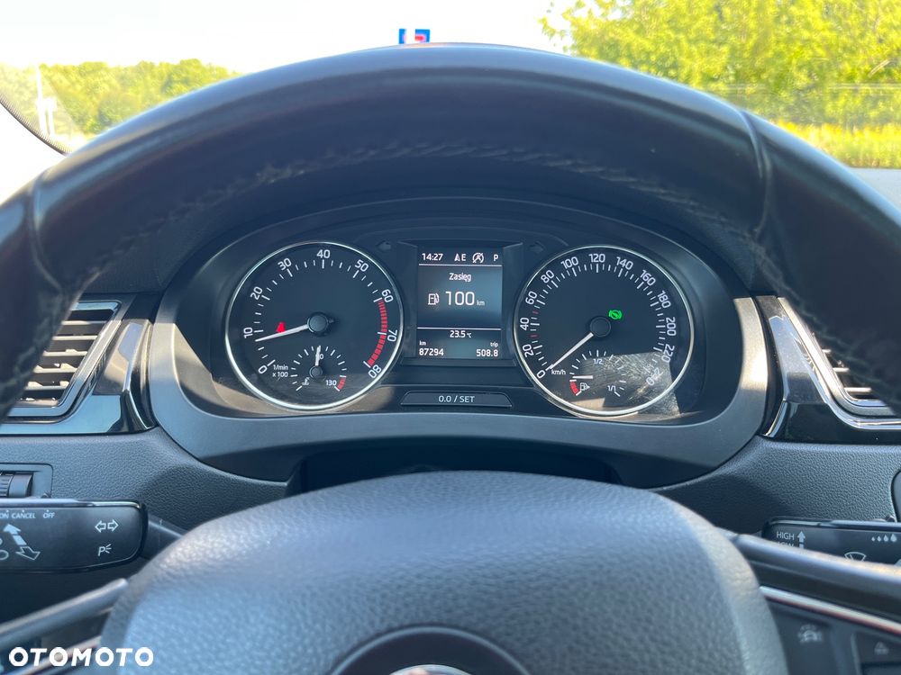 Skoda RAPID 1.4 TSI Drive DSG - 27