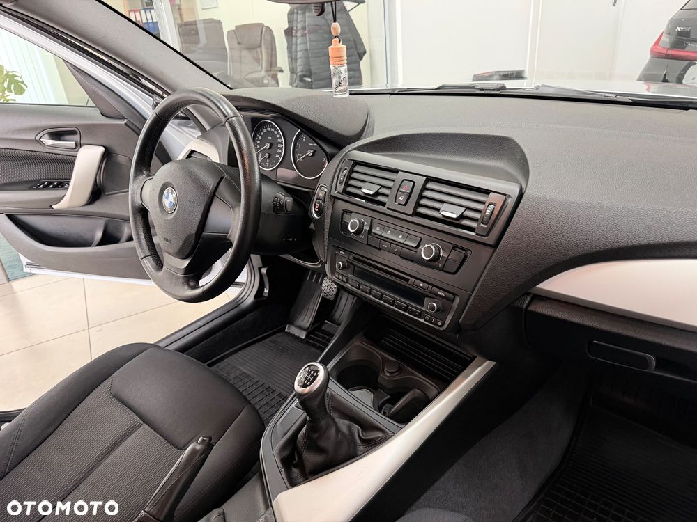 BMW Seria 1 - 27