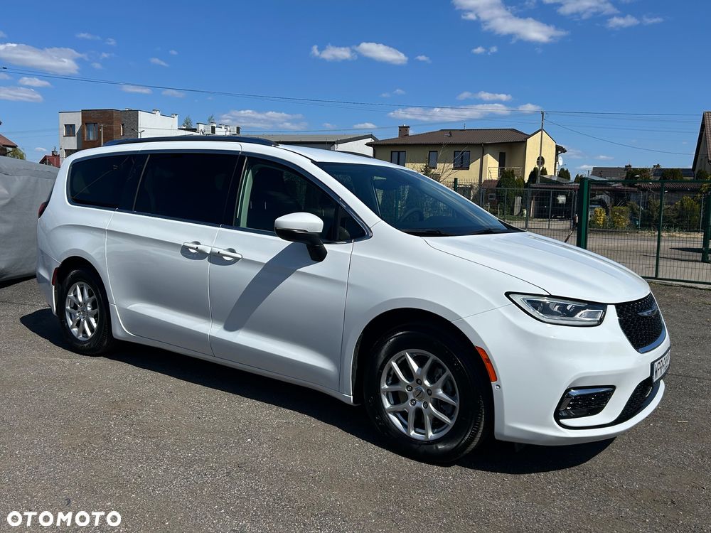 Chrysler Pacifica - 2
