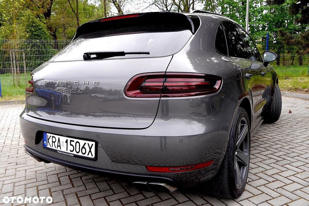 Porsche Macan Turbo - 9