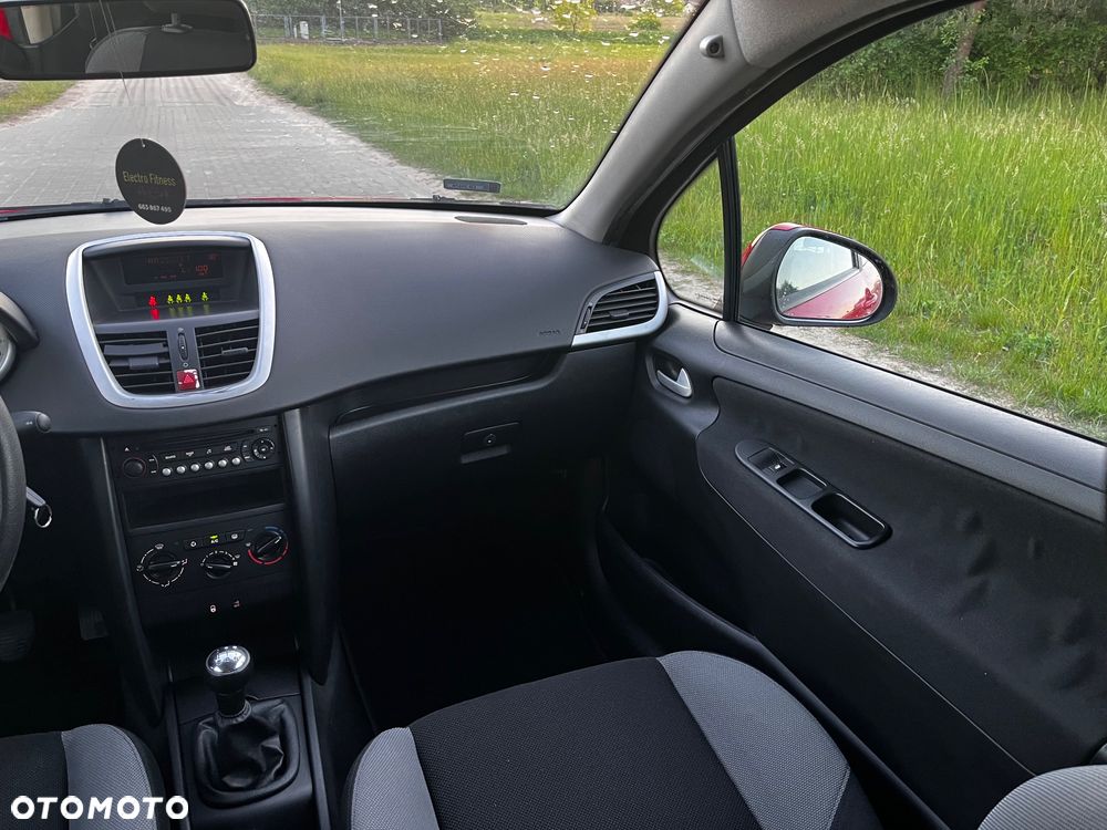 Peugeot 207 - 21