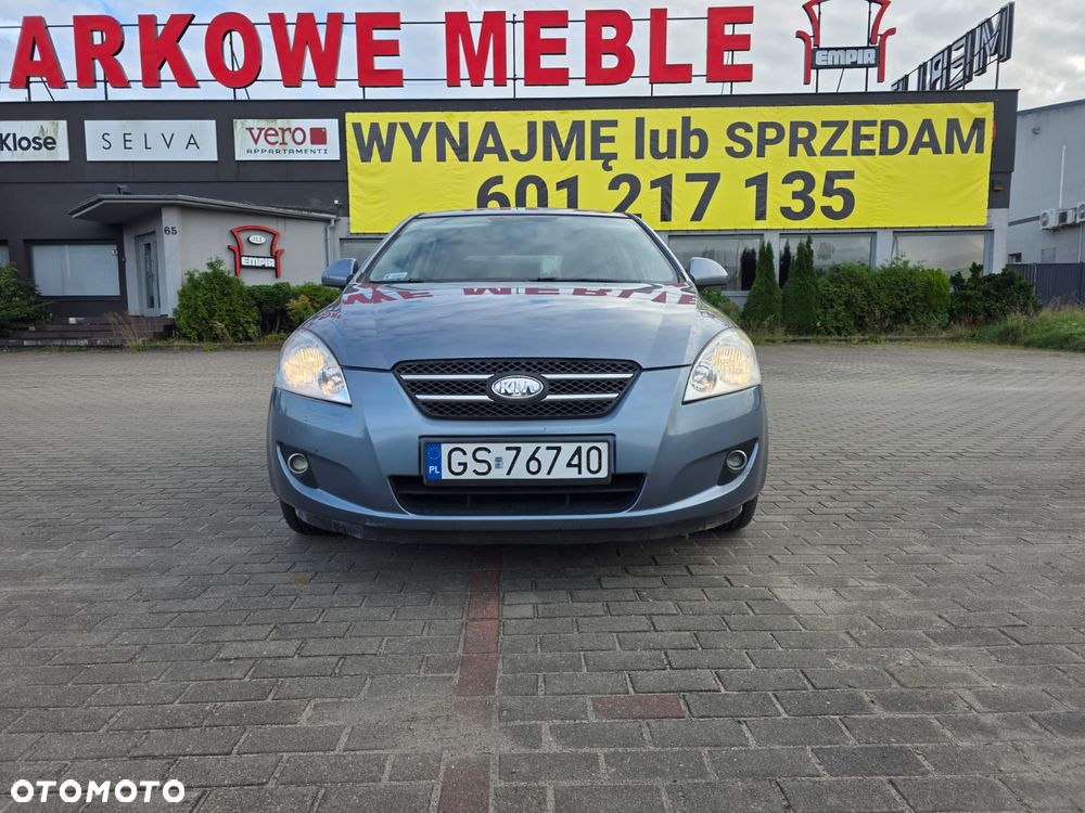Kia Ceed - 4