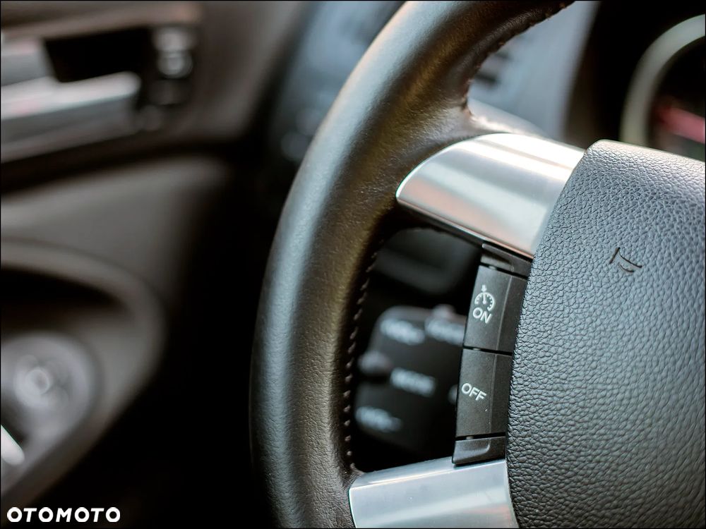 Ford Kuga - 17