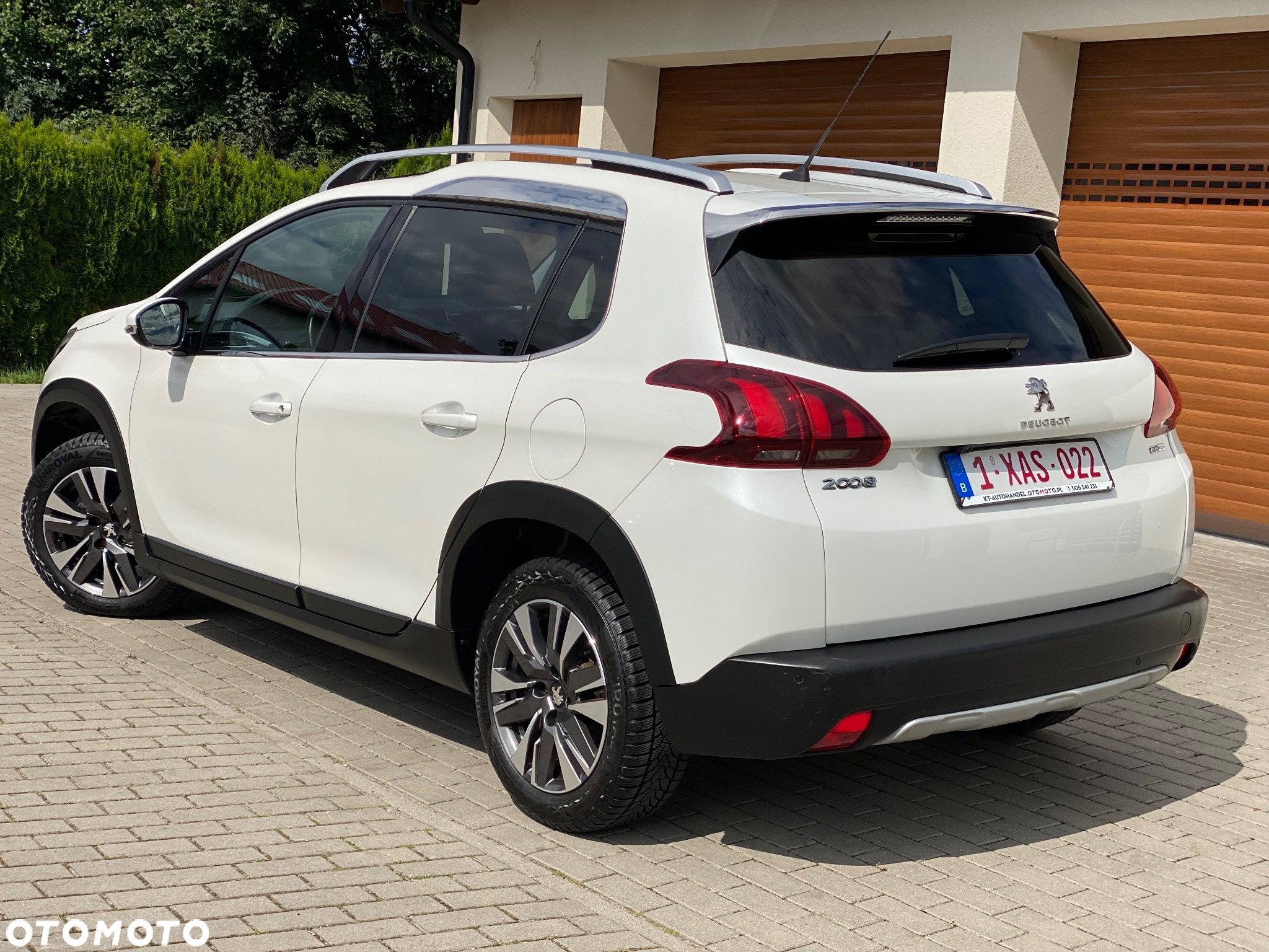 Peugeot 2008 1.2 Pure Tech Allure S&S - 8