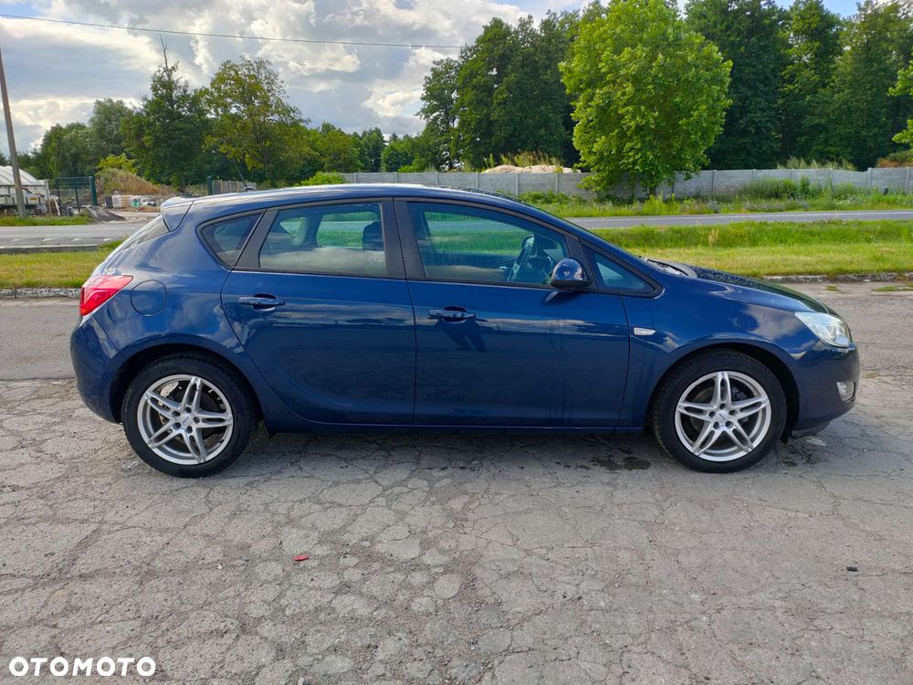Opel Astra - 8