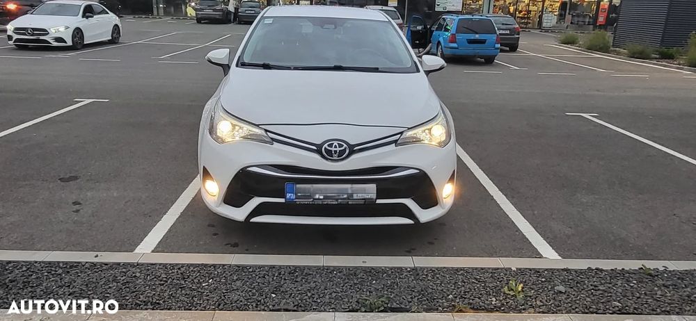 Toyota Avensis 2.0 D-4D Executive - 1