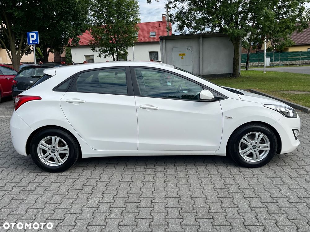 Hyundai i30 blue 1.4 Classic - 15