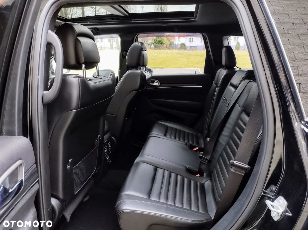Jeep Grand Cherokee - 11