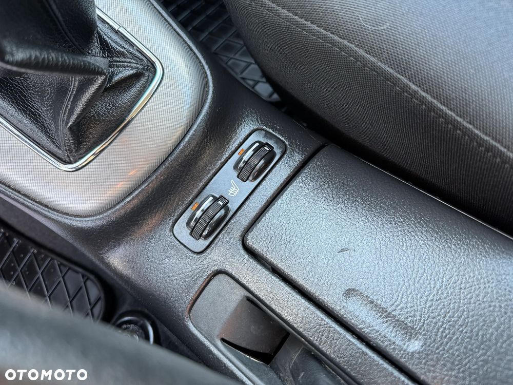 Toyota Avensis 1.8 VVT-i Sol Premium - 40