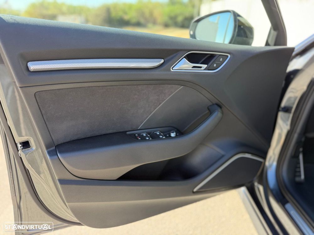 Audi RS3 Sportback 2.5 TFSI quattro S tronic - 26