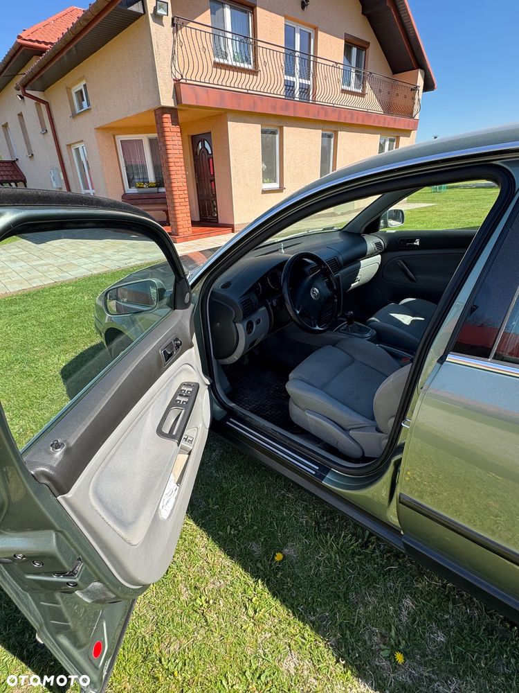 Volkswagen Passat 1.9 TDI Comfortline - 5