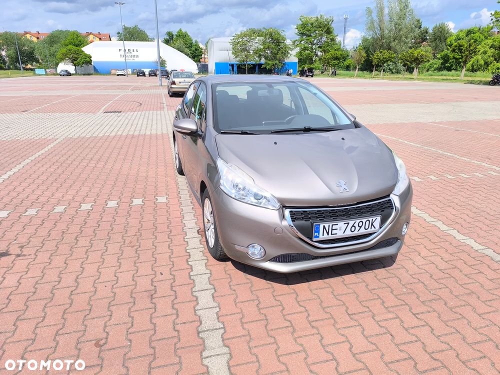 Peugeot 208 1.2 VTi Allure - 17