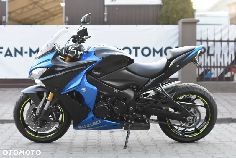 Suzuki GSX 1000 - 22