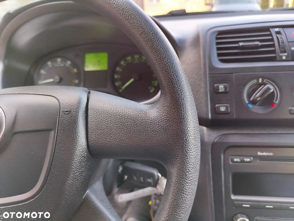 Skoda Fabia 1.2 HTP Active - 26