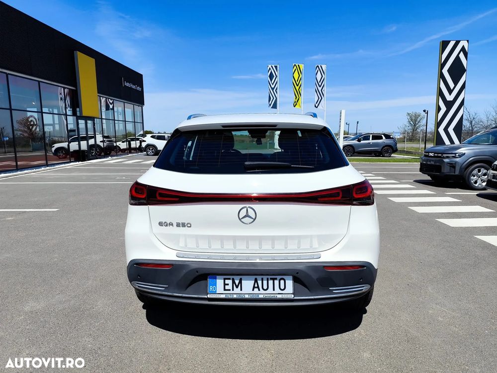 Mercedes-Benz EQA 250 - 5