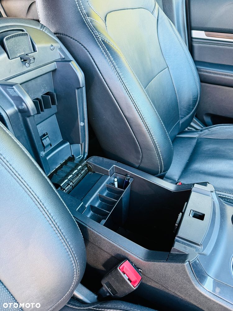 Ford Explorer - 18