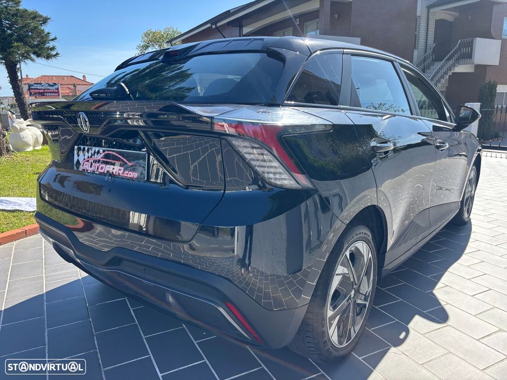 MG MG4 64 kWh Luxury - 32