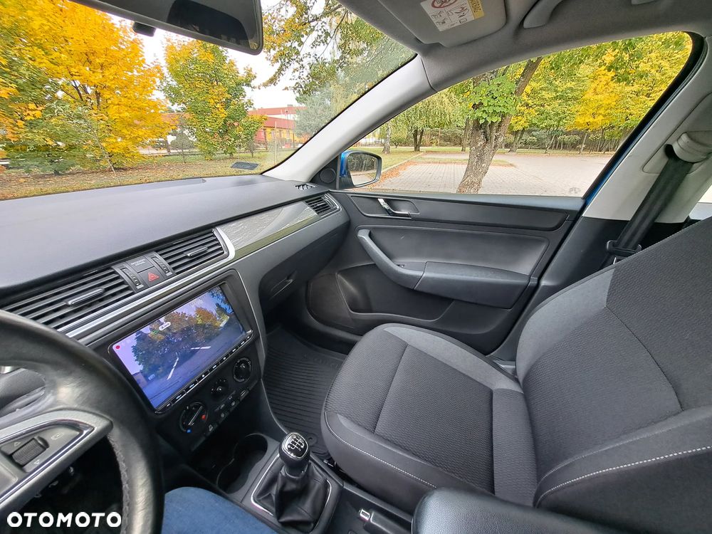 Skoda RAPID - 12
