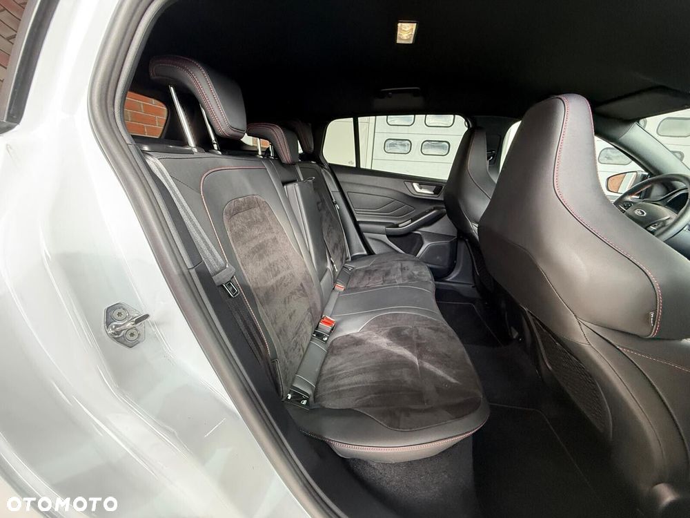 Ford Focus 2.3 EcoBoost ST X - 13