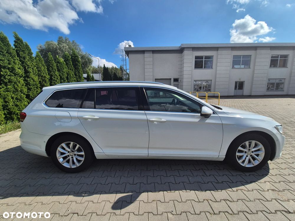 Volkswagen Passat - 4
