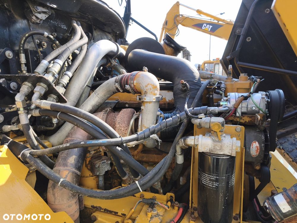 Caterpillar 730 - 11