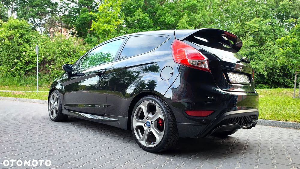 Ford Fiesta 1.6 EcoBoost ST - 23