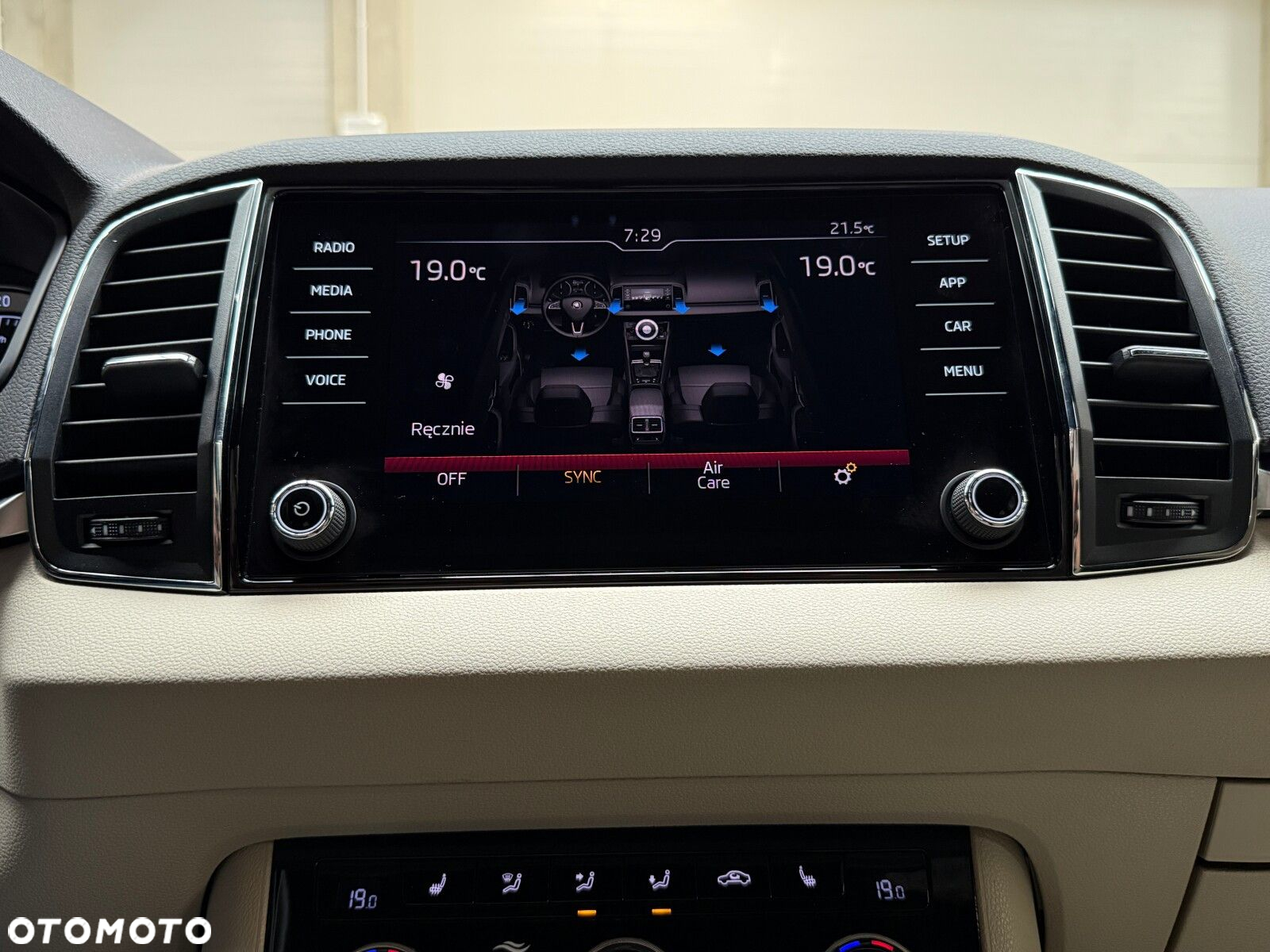Skoda Karoq 1.5 TSI ACT 4x2 Style DSG - 35
