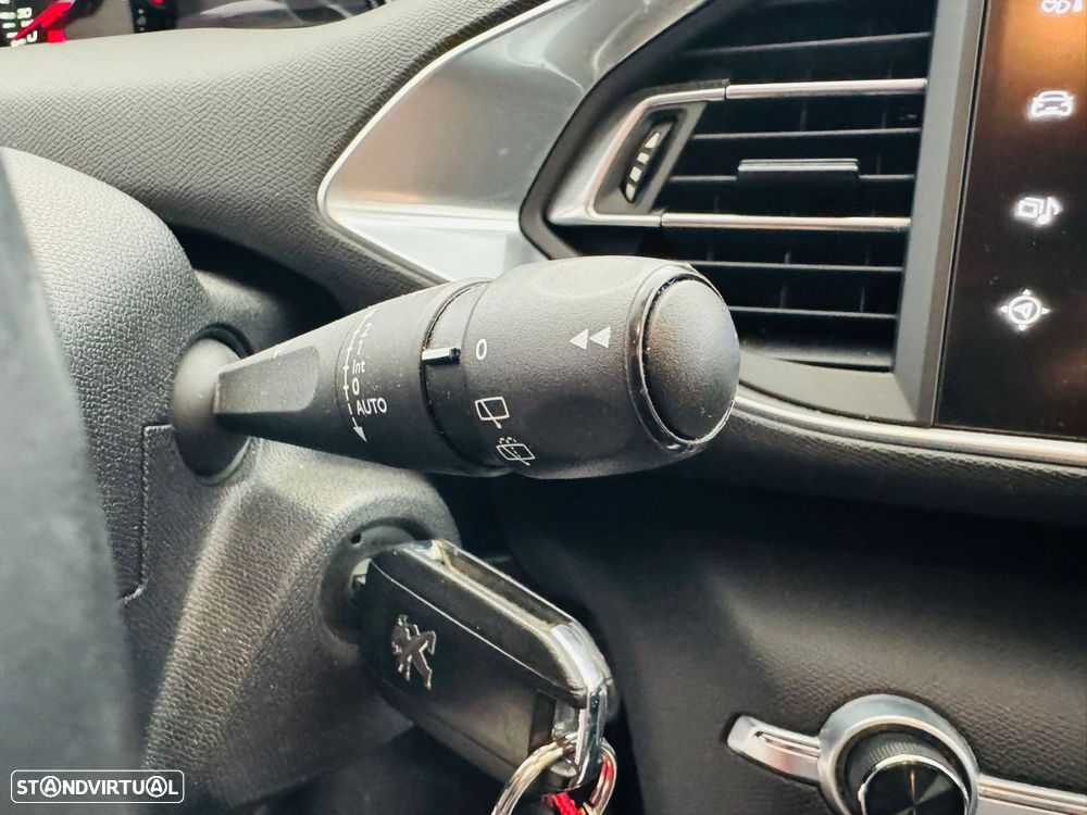 Peugeot 308 1.6 BlueHDi Style - 18