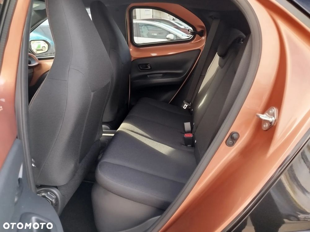 Toyota Aygo X Hybrid 1.5 Style e-CVT - 14