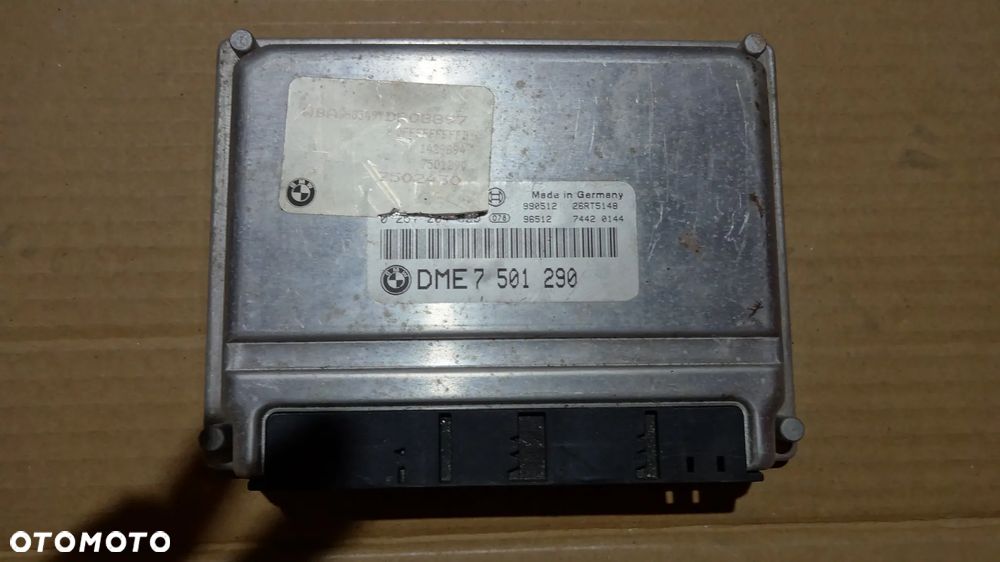BMW E39 540i  E38 740i 4.4l V8  Moduł silnika DME7501290  0261204620