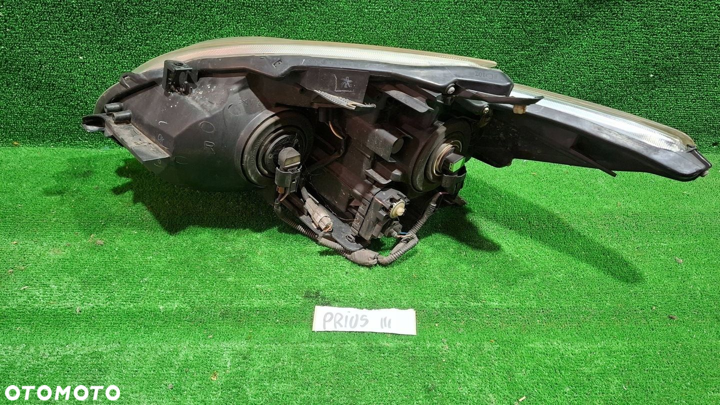 Toyota Prius XW30 III LAMPA PRZÓD PRAWA HB312V60W ANGLIK - 2