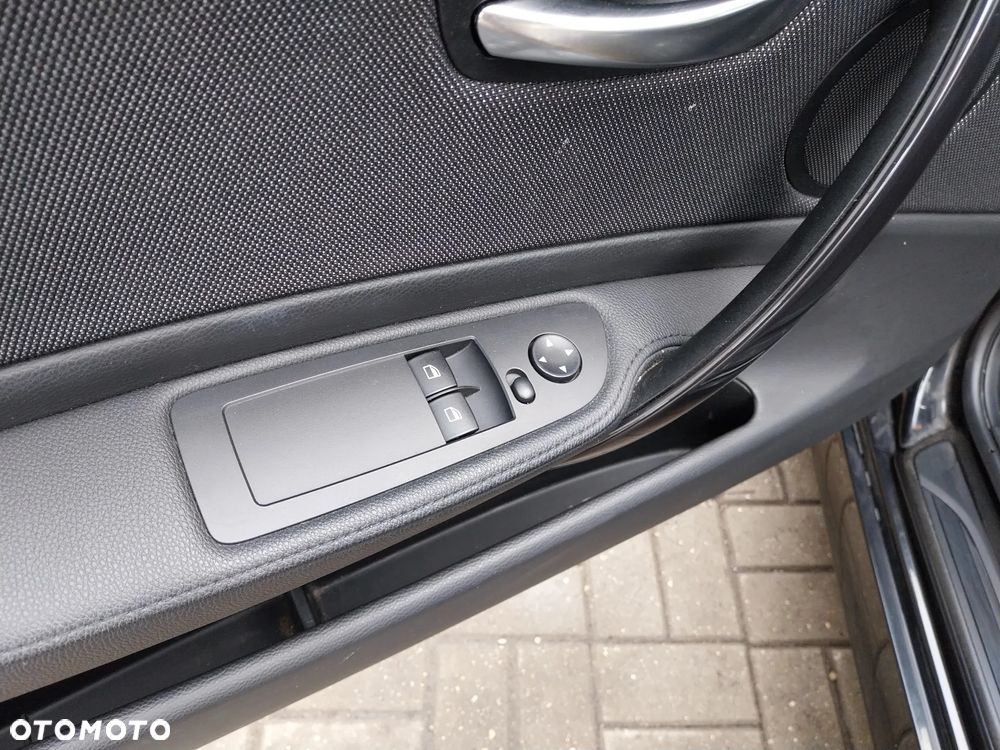 BMW Seria 1 118d DPF Edition Sport - 14