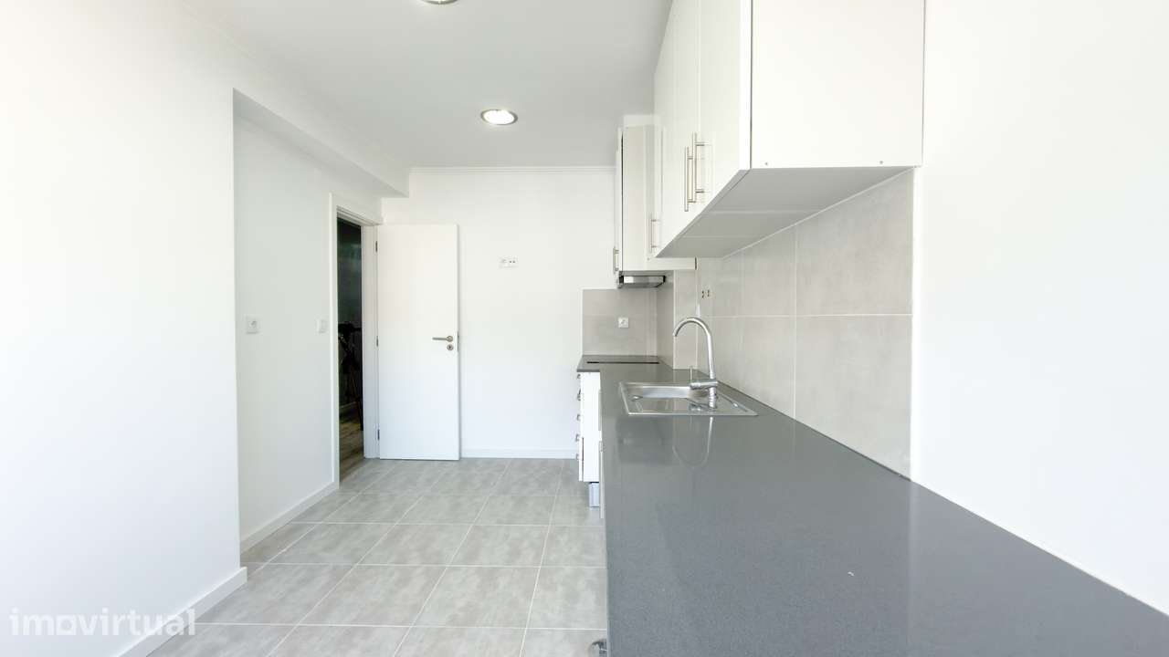 T2 renovado no Seixal - Grande imagem: 4/21