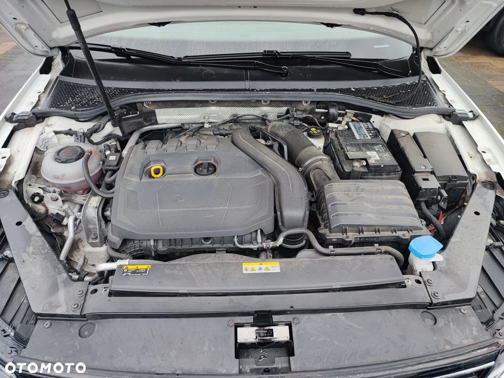 Volkswagen Passat 1.5 TSI EVO Business - 9