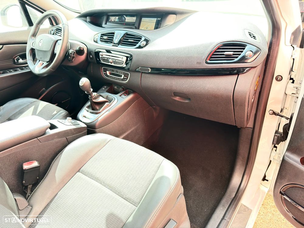 Renault Grand Scénic Energy dCi 130 Start & Stop Bose Edition - 17