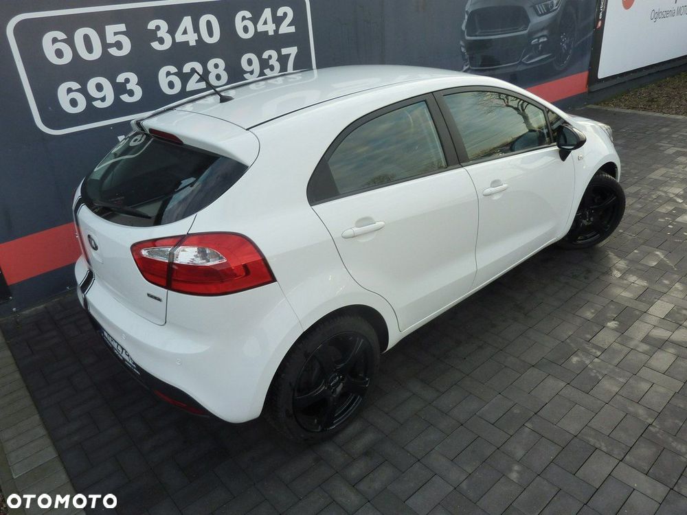 Kia Rio - 8