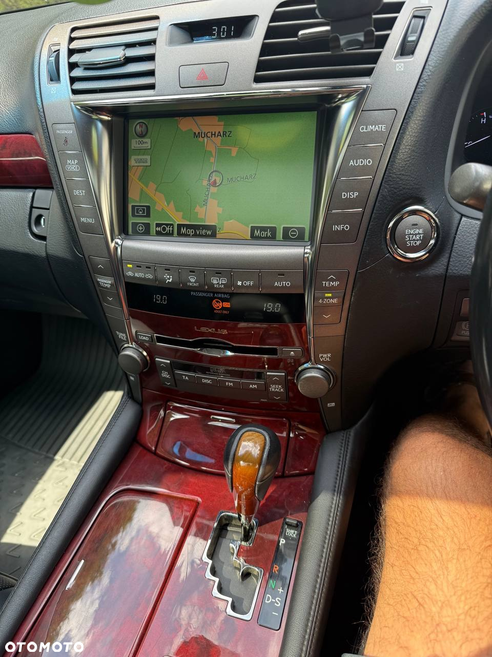 Lexus LS - 10