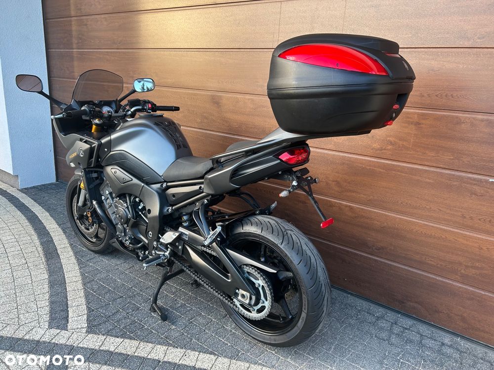 Yamaha FZ8 - 11