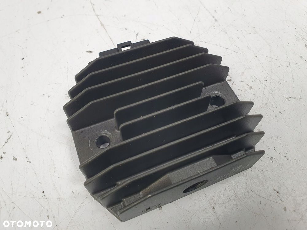 REGULATOR NAPIĘCIA Yamaha T-Max 560 Tech Max 560 20-25 moduł SH719AA - 6