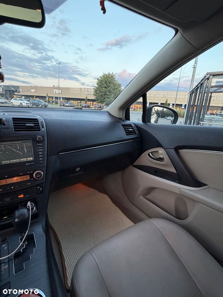 Toyota Avensis 2.2 D-4D Premium - 10