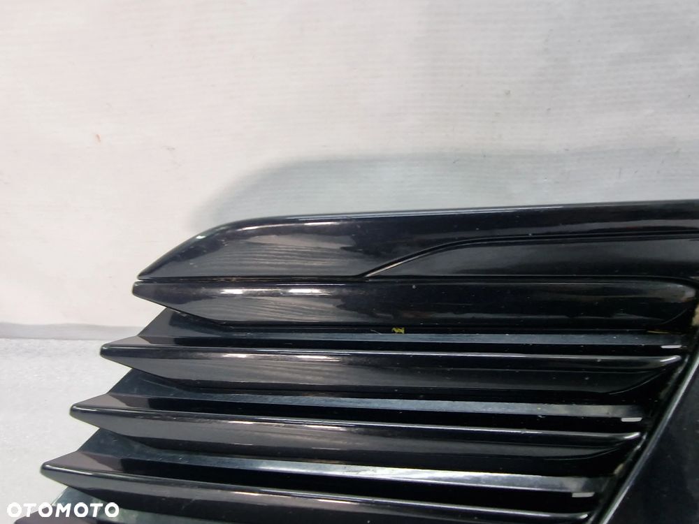TOYOTA AURIS II LIFT 15- PRAWA KRATKA BOCZNA ZDERZAKA PRZEDNIEGO PRZÓD NA HALOGEN , NR 81481-02580 / 52030-02210 , NR AUKCJI A/20 - 3