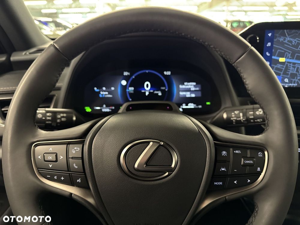 Lexus UX 300h F Sport Design - 17