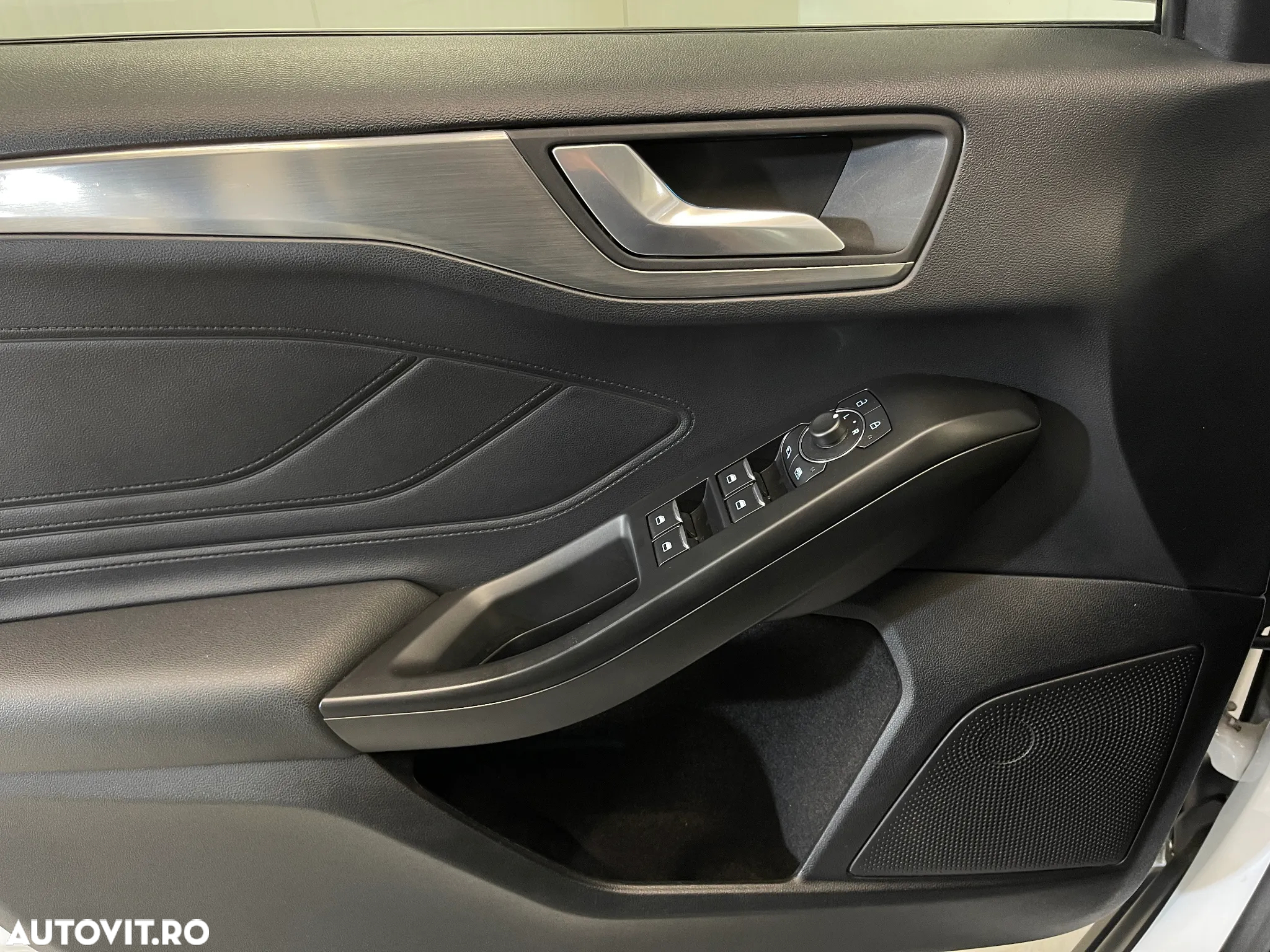 Ford Focus 1.0 EcoBoost Trend Edition - 28