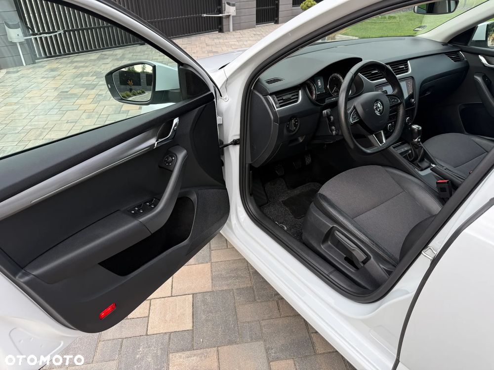 Skoda Octavia 1.6 TDI Premium Edition - 25