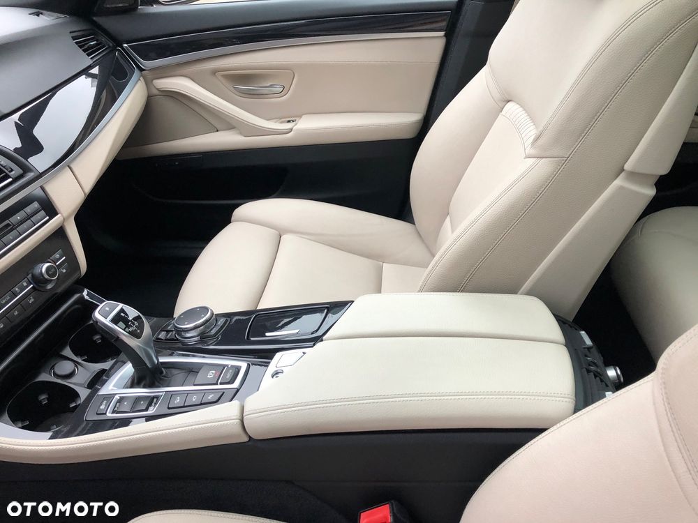 BMW Seria 5 530d xDrive - 9