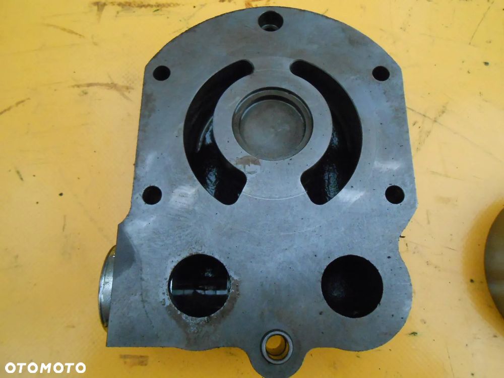 Pompa oleju skrzyni biegów C-Matic Claas Arion 650 - 3