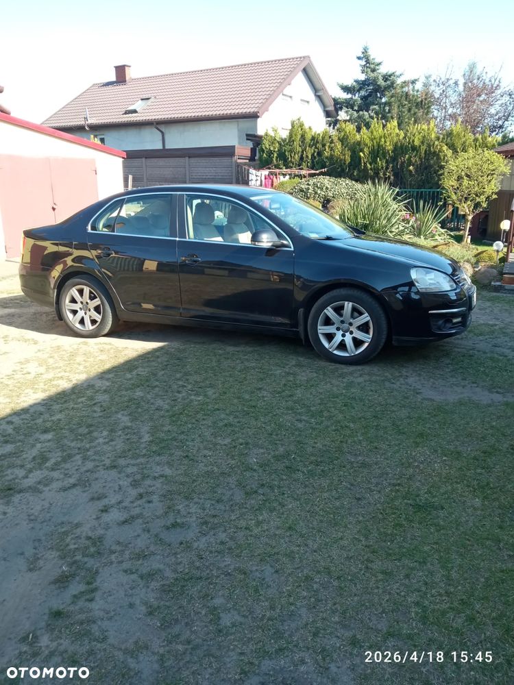 Volkswagen Jetta - 8