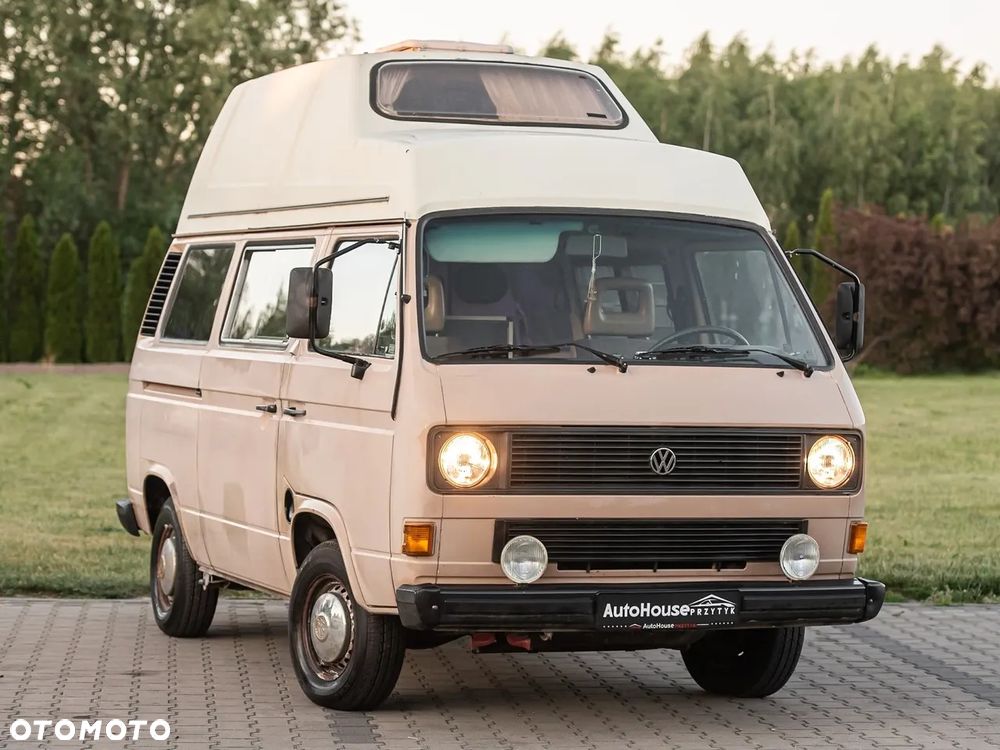Volkswagen Multivan - 1
