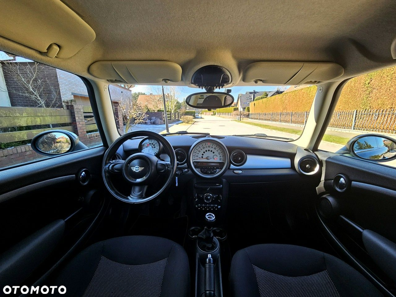MINI ONE Standard - 12